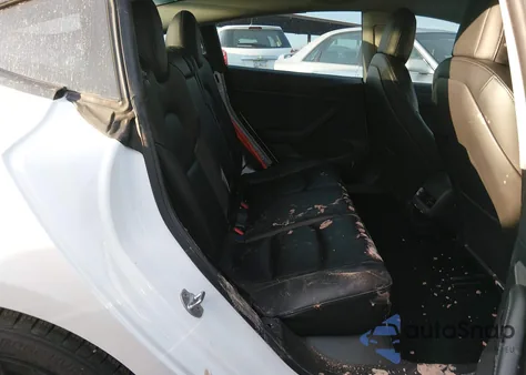 2022 Tesla Model 3 Rear-Wheel Drive z USA, uszkodzony, nr VIN 5YJ3E1EA4NF301885